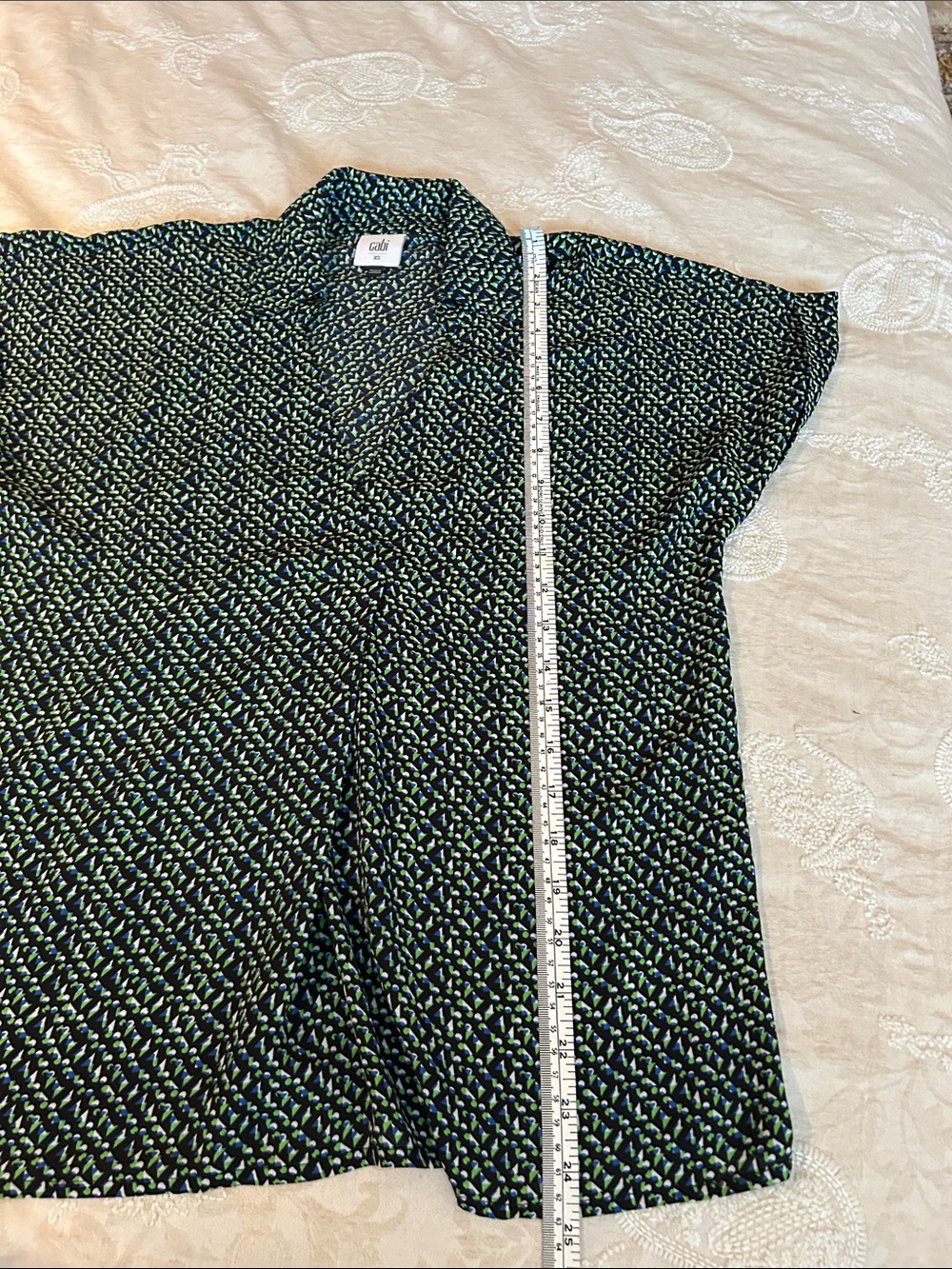 Cabi replay top in shades of green blue black and white XS - Picture 10 of 11